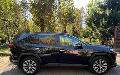 Toyota RAV4, 2020 год, 3 395 000 рублей, 2 фотография