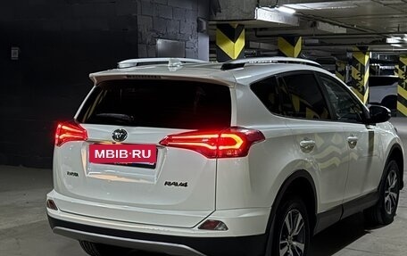 Toyota RAV4, 2017 год, 2 400 000 рублей, 5 фотография