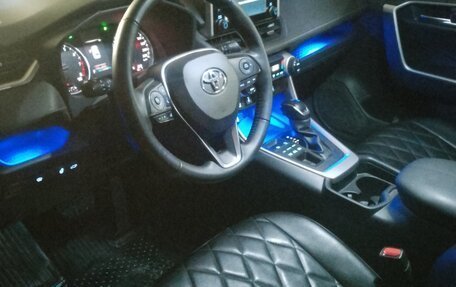 Toyota RAV4, 2019 год, 2 499 000 рублей, 12 фотография