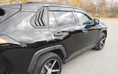 Toyota RAV4, 2019 год, 2 499 000 рублей, 10 фотография