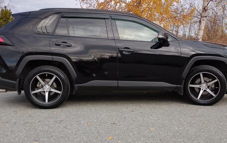 Toyota RAV4, 2019 год, 2 499 000 рублей, 9 фотография