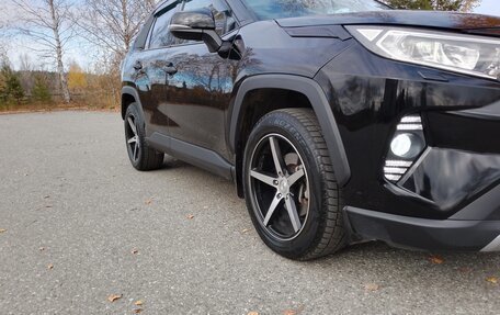 Toyota RAV4, 2019 год, 2 499 000 рублей, 8 фотография