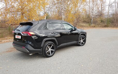 Toyota RAV4, 2019 год, 2 499 000 рублей, 5 фотография