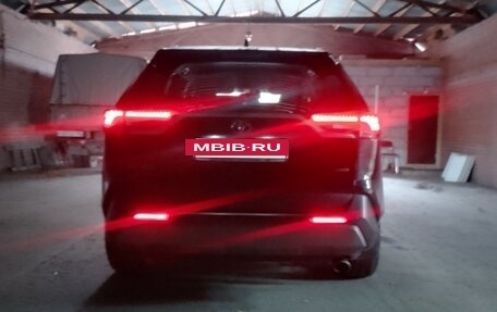 Toyota RAV4, 2019 год, 2 499 000 рублей, 16 фотография