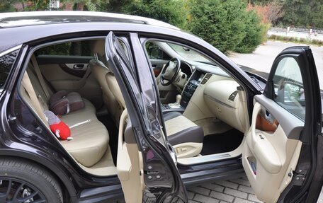 Infiniti QX70, 2015 год, 2 000 000 рублей, 9 фотография