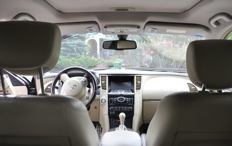 Infiniti QX70, 2015 год, 2 000 000 рублей, 14 фотография