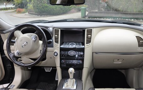Infiniti QX70, 2015 год, 2 000 000 рублей, 15 фотография