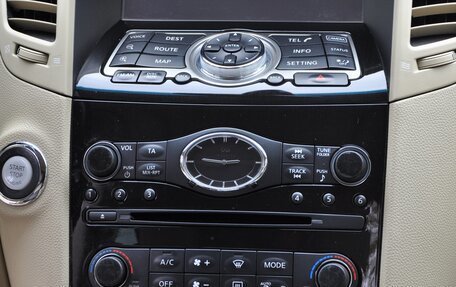 Infiniti QX70, 2015 год, 2 000 000 рублей, 16 фотография