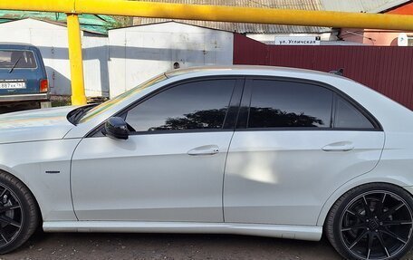 Mercedes-Benz E-Класс, 2011 год, 1 250 000 рублей, 1 фотография
