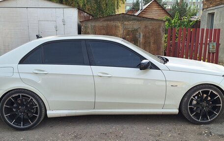 Mercedes-Benz E-Класс, 2011 год, 1 250 000 рублей, 4 фотография