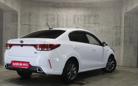 KIA Rio IV, 2021 год, 1 725 000 рублей, 10 фотография