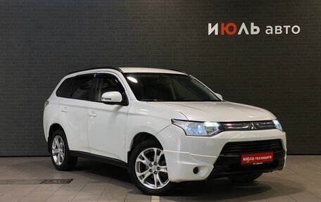Mitsubishi Outlander III рестайлинг 3, 2014 год, 1 340 000 рублей, 3 фотография