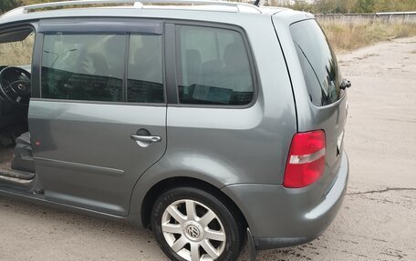 Volkswagen Touran III, 2004 год, 480 000 рублей, 1 фотография