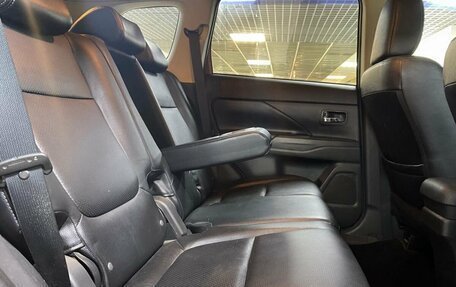 Mitsubishi Outlander III рестайлинг 3, 2013 год, 1 172 000 рублей, 11 фотография