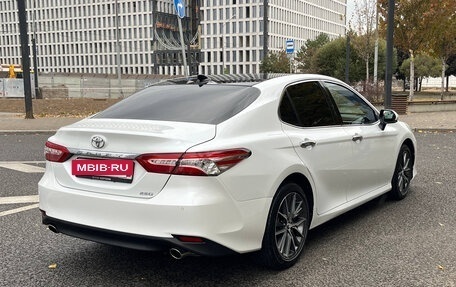 Toyota Camry, 2022 год, 3 179 000 рублей, 4 фотография