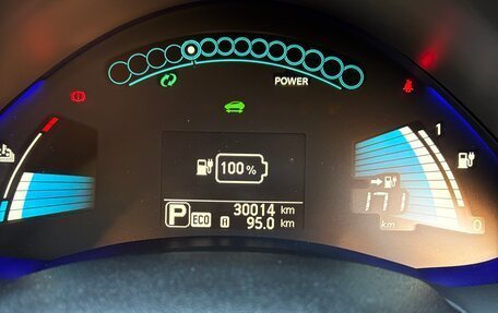 Nissan Leaf I, 2017 год, 1 199 000 рублей, 18 фотография