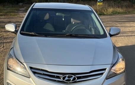 Hyundai Solaris II рестайлинг, 2015 год, 800 000 рублей, 2 фотография