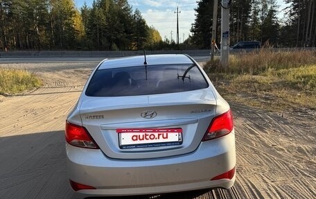 Hyundai Solaris II рестайлинг, 2015 год, 800 000 рублей, 3 фотография