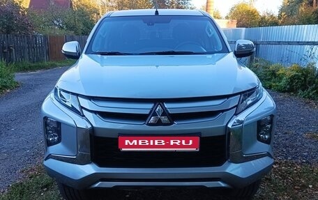 Mitsubishi L200 IV рестайлинг, 2019 год, 2 250 000 рублей, 2 фотография