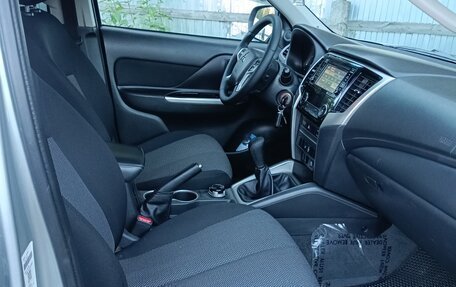 Mitsubishi L200 IV рестайлинг, 2019 год, 2 250 000 рублей, 10 фотография