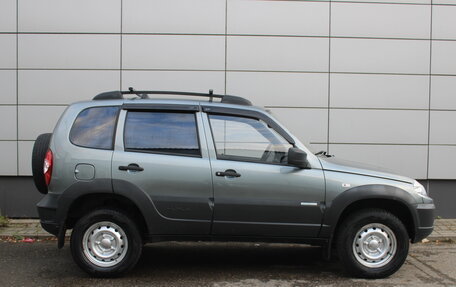 Chevrolet Niva I рестайлинг, 2015 год, 562 000 рублей, 9 фотография