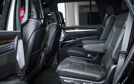 Cadillac Escalade V, 2025 год, 23 480 000 рублей, 14 фотография