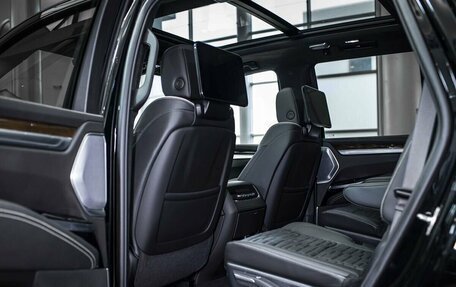 Cadillac Escalade V, 2025 год, 23 480 000 рублей, 15 фотография
