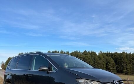 Volkswagen Sharan II, 2013 год, 1 250 000 рублей, 2 фотография