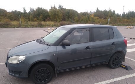 Skoda Fabia II, 2010 год, 335 000 рублей, 2 фотография