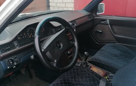 Mercedes-Benz C-Класс, 1993 год, 270 000 рублей, 4 фотография