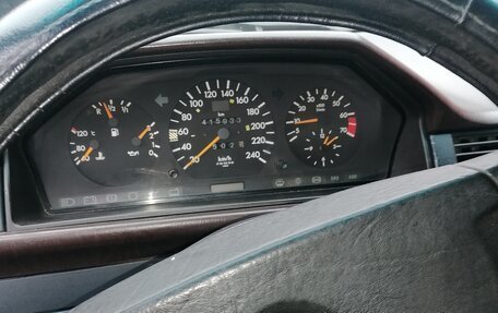 Mercedes-Benz C-Класс, 1993 год, 270 000 рублей, 5 фотография