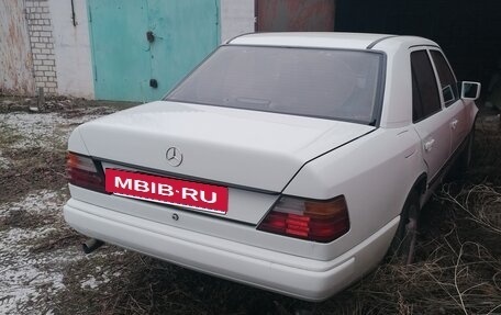 Mercedes-Benz C-Класс, 1993 год, 270 000 рублей, 2 фотография