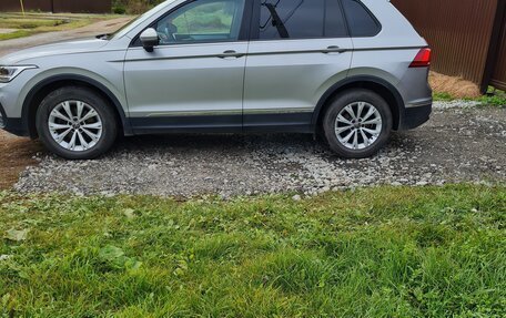 Volkswagen Tiguan II, 2021 год, 2 800 000 рублей, 3 фотография