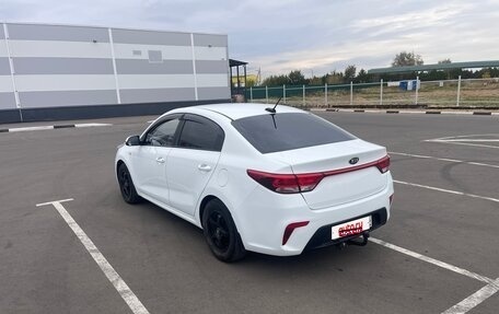 KIA Rio IV, 2018 год, 1 053 000 рублей, 2 фотография