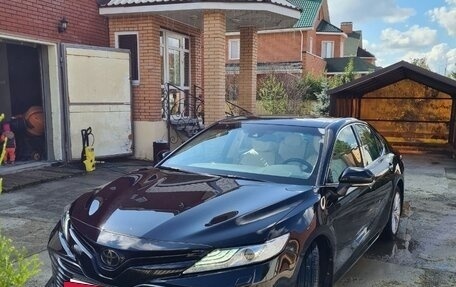Toyota Camry, 2019 год, 3 100 000 рублей, 4 фотография