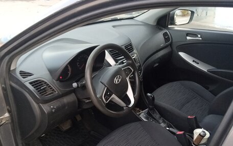 Hyundai Solaris II рестайлинг, 2014 год, 950 000 рублей, 2 фотография