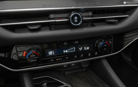 Nissan Pathfinder, 2024 год, 5 250 000 рублей, 19 фотография