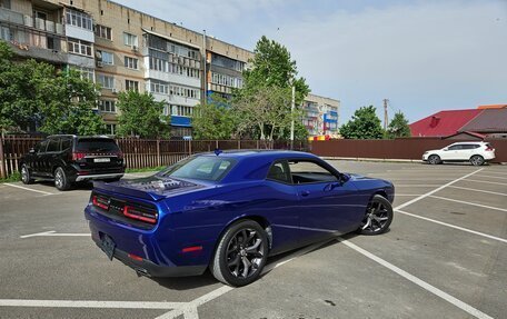 Dodge Challenger III рестайлинг 2, 2018 год, 3 650 000 рублей, 3 фотография