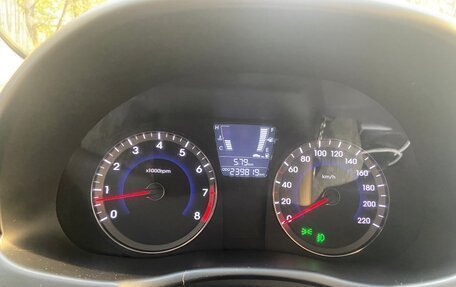 Hyundai Solaris II рестайлинг, 2011 год, 550 000 рублей, 7 фотография