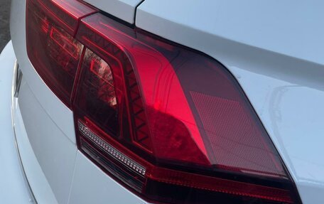 Volkswagen Tiguan II, 2018 год, 2 100 000 рублей, 11 фотография