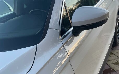 Volkswagen Tiguan II, 2018 год, 2 100 000 рублей, 14 фотография