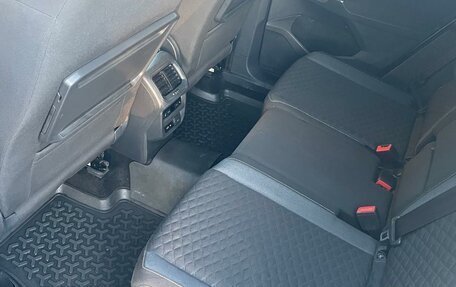 Volkswagen Tiguan II, 2018 год, 2 100 000 рублей, 24 фотография