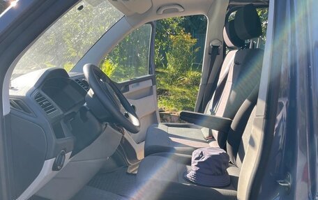 Volkswagen Transporter T6 рестайлинг, 2018 год, 2 850 000 рублей, 2 фотография