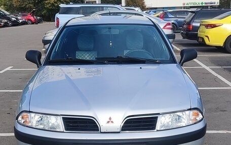 Mitsubishi Carisma I, 2000 год, 250 000 рублей, 1 фотография