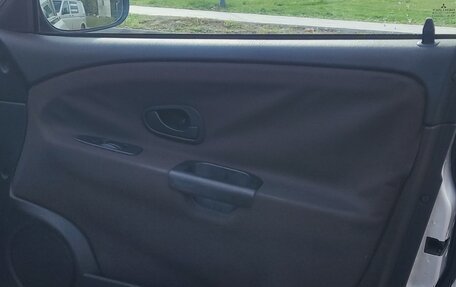 Mitsubishi Carisma I, 2000 год, 250 000 рублей, 14 фотография