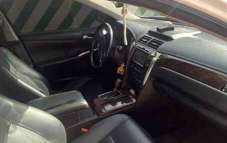 Toyota Camry, 2016 год, 2 100 000 рублей, 10 фотография