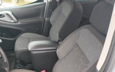 Peugeot Partner II рестайлинг 2, 2018 год, 1 485 000 рублей, 16 фотография
