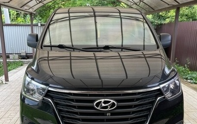 Hyundai Grand Starex Grand Starex I рестайлинг 2, 2020 год, 3 900 000 рублей, 1 фотография