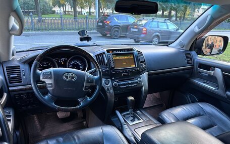 Toyota Land Cruiser 200, 2011 год, 3 190 000 рублей, 20 фотография