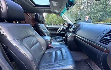 Toyota Land Cruiser 200, 2011 год, 3 190 000 рублей, 28 фотография